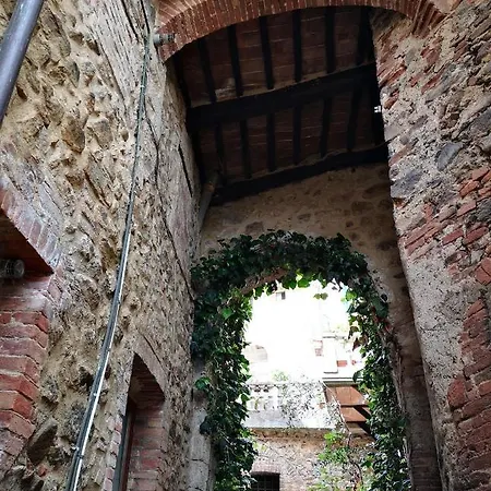 Antico Borgo Di Torri Bed & Breakfast Sovicille
