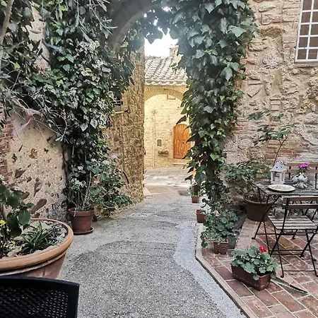 Antico Borgo Di Torri Bed & Breakfast Sovicille