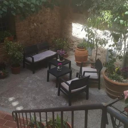 Antico Borgo Di Torri Bed & Breakfast 3*