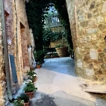Bed & Breakfast Antico Borgo Di Torri 3*